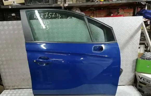 Opel Crossland X Front door