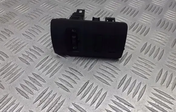 Renault Clio III Headlight level height control switch 8200379685