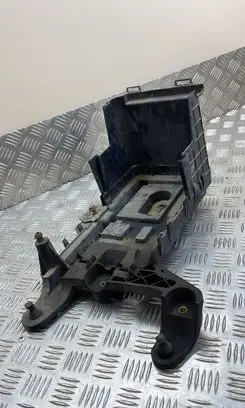 Volkswagen PASSAT B6 Battery box tray 1K0915333C