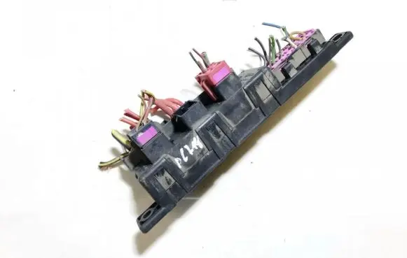 Volkswagen PASSAT B5 Fuse box set 8l0941822a 896083000