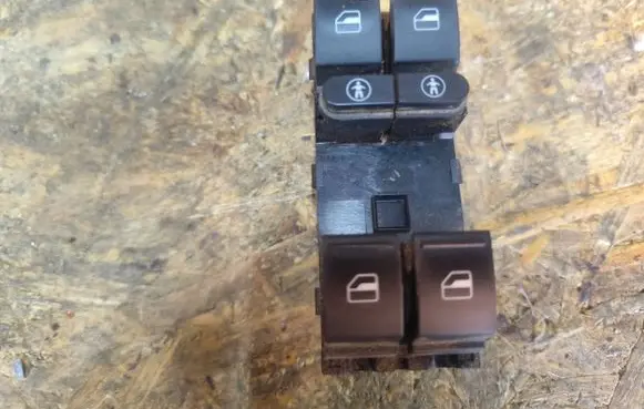 Volkswagen Touareg II Electric window control switch 7H0959857