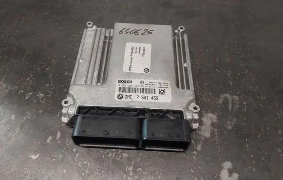 BMW 3 E46 Engine control unit/module 7541459 0261208388