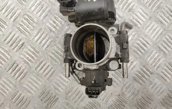Toyota RAV 4 (XA30) Throttle valve 1923002010
