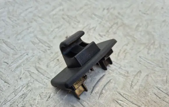 Mercedes-Benz ML W166 Sun visor clip/hook/bracket A166810002