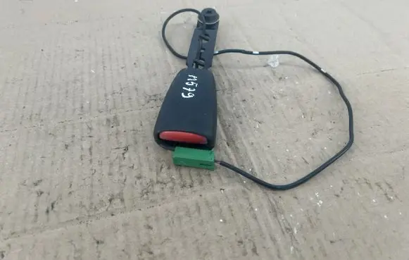 Volvo S60 Front seatbelt buckle 