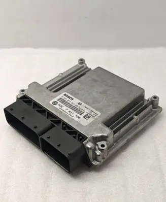 BMW 5 E60 E61 Engine control unit/module 7811700 0281015043 1039S26809