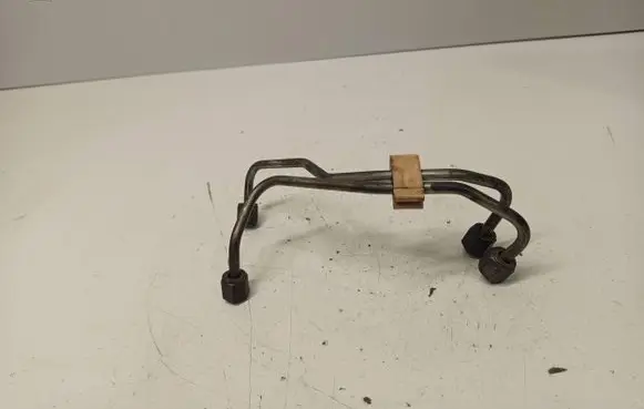 Fuel injector supply line/pipe