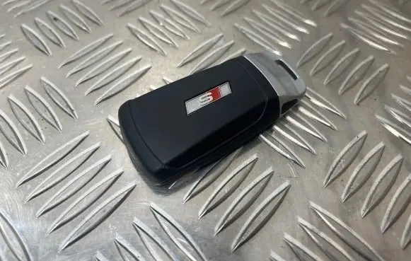 Audi A4 S4 B9 8W Ignition key/card 8W0959754AG