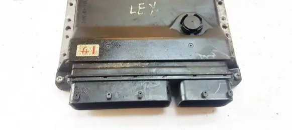Lexus IS 220D-250-350 Engine control unit/module 8966153700 175800-7704