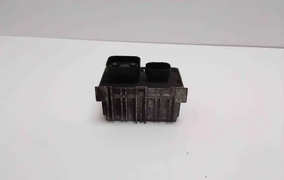 Opel Zafira C Glow plug pre-heat relay 55574293