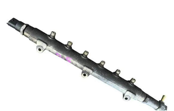 Volvo XC90 Fuel main line pipe 0445215015