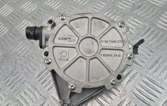 BMW X3 F25 Vacuum pump 7640279