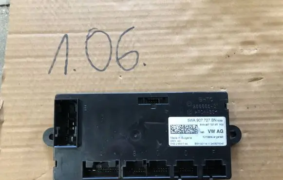 Volkswagen Golf VIII Air conditioner control unit module 5WA907727BN 25668501