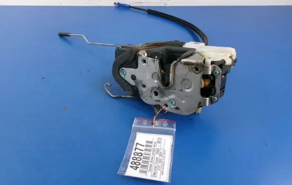 Chevrolet Cruze Front door lock 13503801GN
