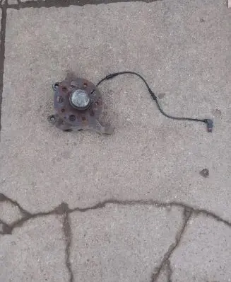 Mercedes-Benz C W203 Front wheel hub spindle knuckle