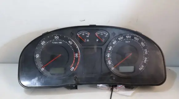 Skoda Superb B5 (3U) Clock 