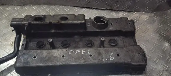 Opel Astra F Rocker cam cover 90470439 nenusttayta
