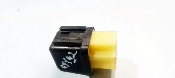Nissan Almera Other relay 2523079972