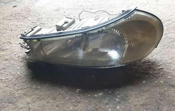 Ford Mondeo MK II Headlight/headlamp