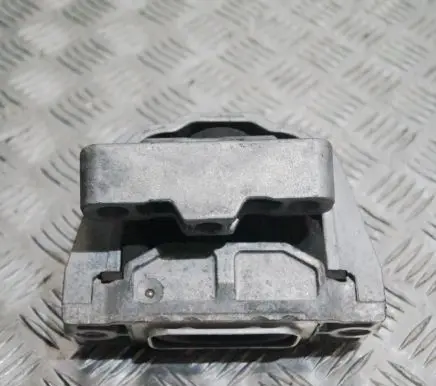 Volkswagen Golf V Engine mount bracket 1K0199262AJ