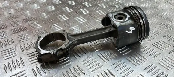 Nissan X-Trail T30 Piston with connecting rod
