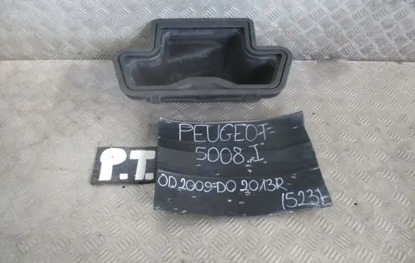 Peugeot 5008 Glove box