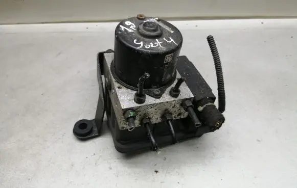 Volkswagen Golf IV ABS Pump 1J0614517E 1C0907379E