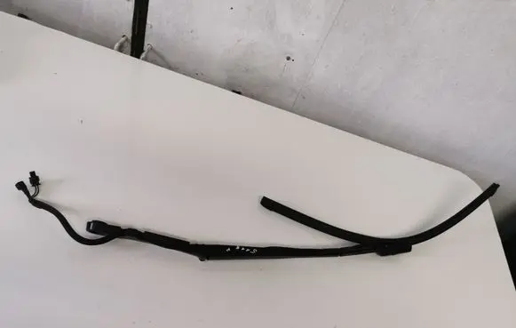 Volvo XC60 Front wiper blade arm W000071208