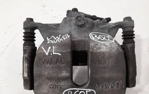 Volkswagen Tiguan Front brake caliper 6798G