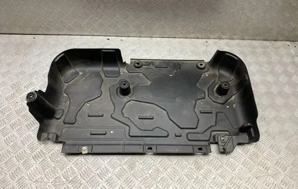 Rear underbody cover/under tray