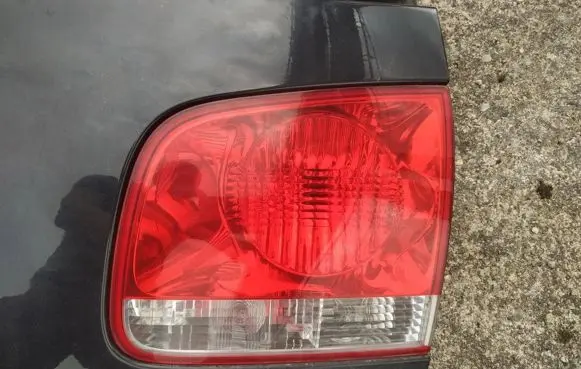 Volkswagen Touareg I Tailgate rear/tail lights