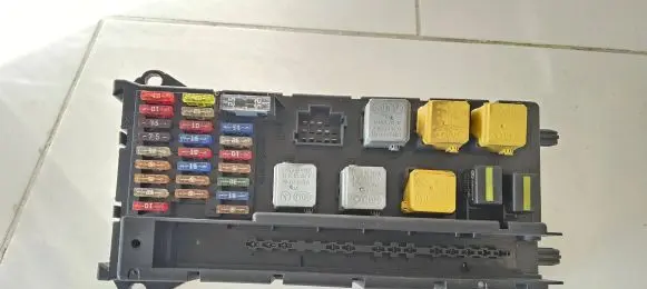 Mercedes-Benz Sprinter W906 Fuse box set 518817408 12062009 ZGS001Q001