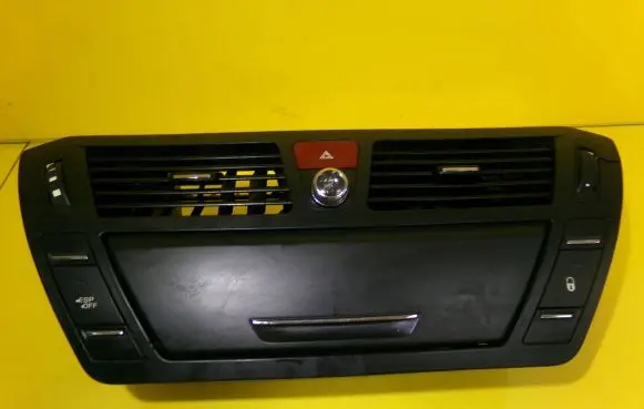 Dash center air vent grill