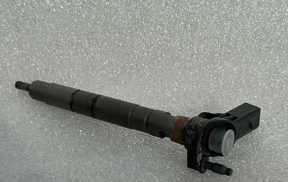 Audi A4 S4 B8 8K Fuel injector 03L130277 081007 0445116
