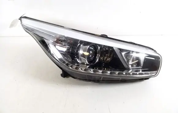 KIA Ceed Headlight/headlamp 92102A2220