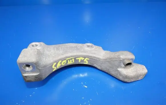 Volvo S60 Engine mounting bracket 31401869