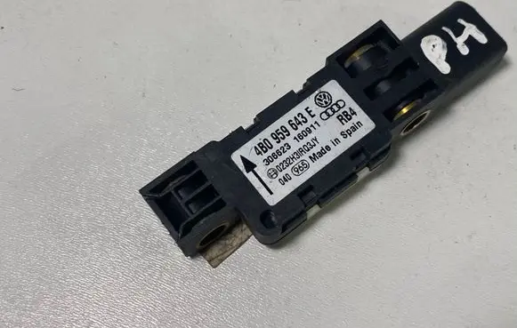 Audi A3 S3 8P Airbag deployment crash/impact sensor 4B0959643E
