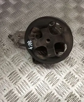Toyota Corolla Verso E121 Power steering pump
