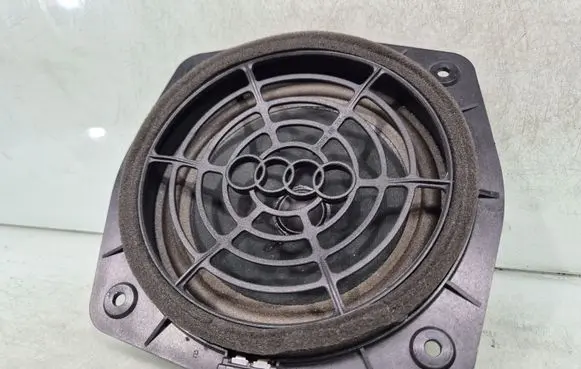 Audi TT TTS Mk2 Subwoofer speaker 8J0035411
