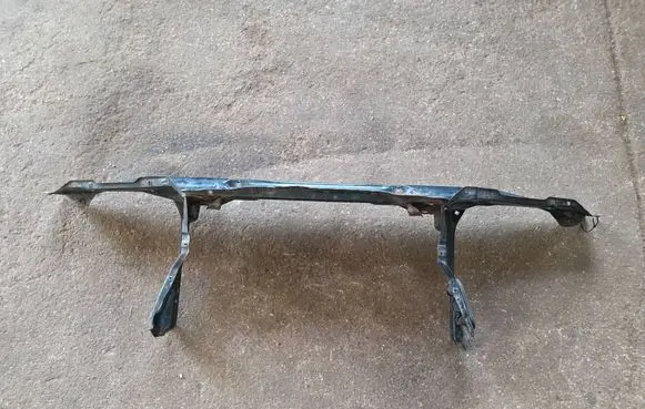 BMW 5 E34 Radiator support slam panel