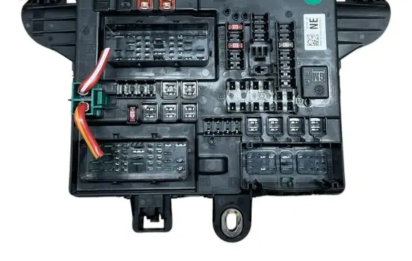 Opel Insignia A Fuse module 13277321 23472406111