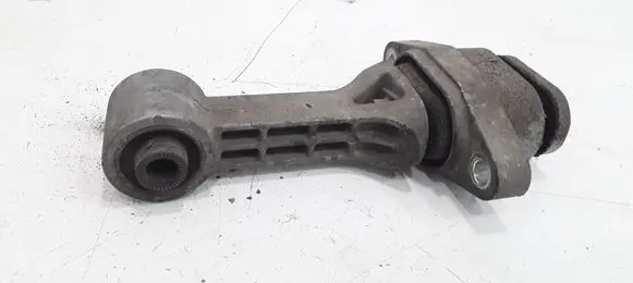 Hyundai i20 (PB PBT) Engine mount bracket