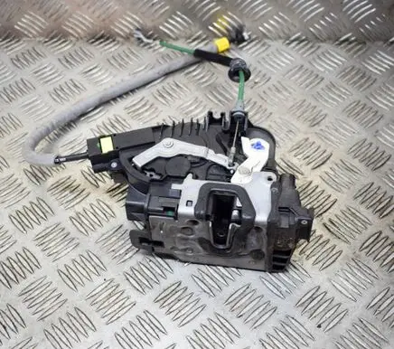 Mercedes-Benz GLC X253 C253 Front door lock A2220063999
