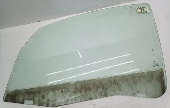 Mitsubishi Colt CZ3 Front door window glass four-door