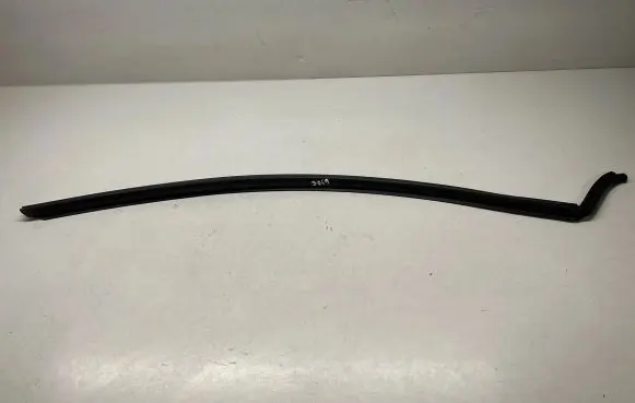 BMW i3 Rubber seal front door window/glass 7277046 51337277046