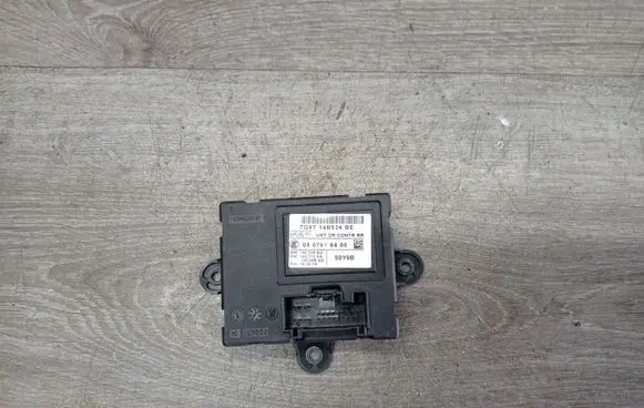 Volvo V70 Door control unit/module 7G9T14B534BE 0507918400