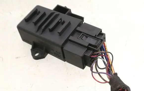 Skoda Fabia Mk3 (NJ) Seat heating relay 6R0959772E