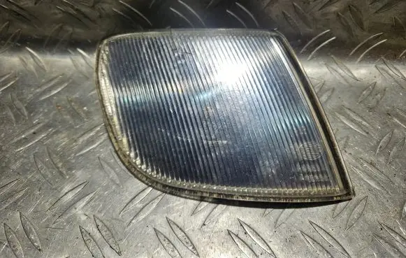 Volkswagen PASSAT B4 Front reflector 3A0941068
