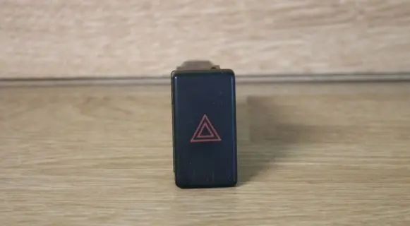 Toyota Avensis T250 Hazard light switch 157963 TR9503