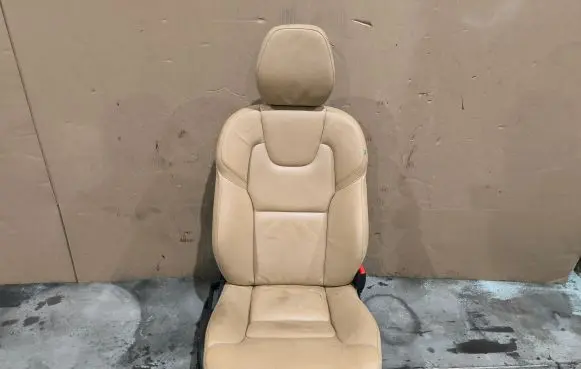 Volvo XC60 Front passenger seat 31467141